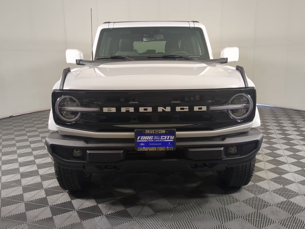 2025 Ford Bronco Outer Banks photo 3