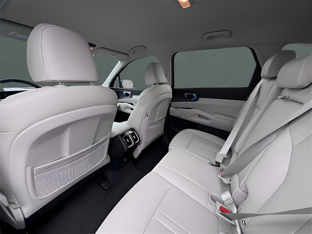 2025 Kia Sorento S photo 18