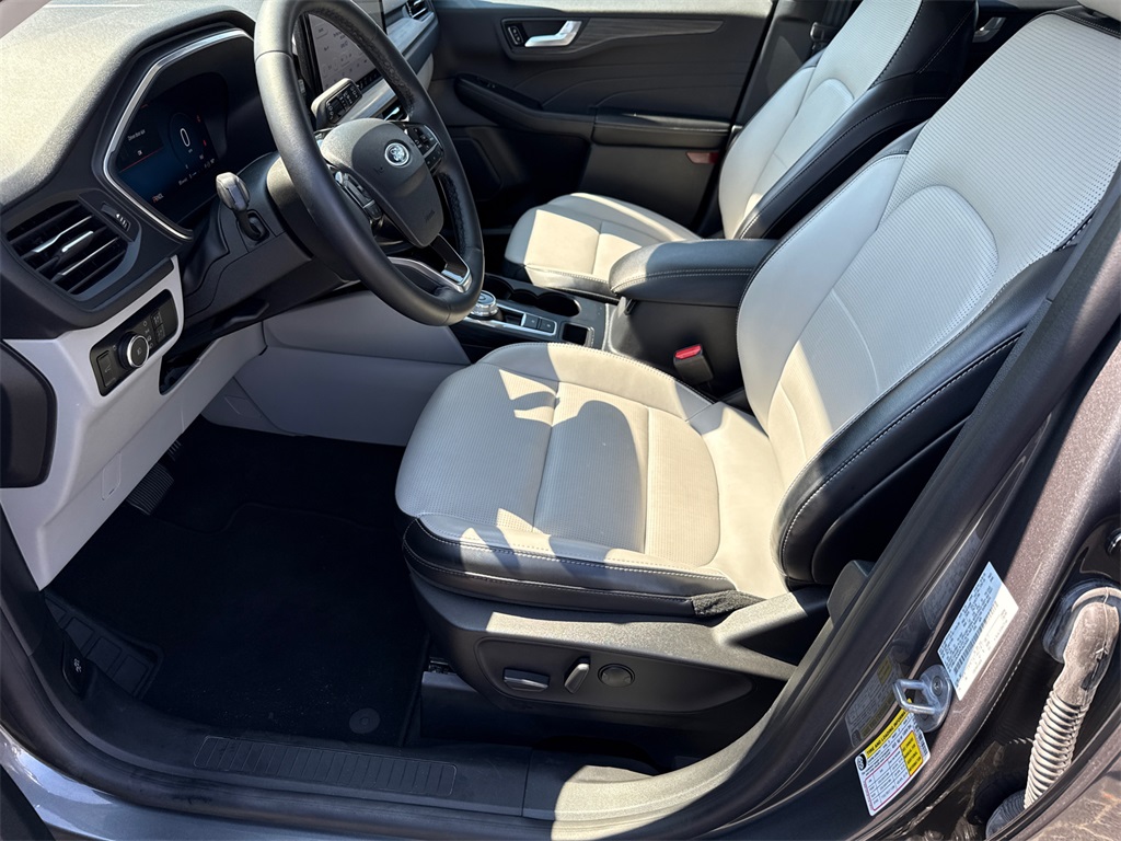 2023 Ford Escape Platinum photo 9