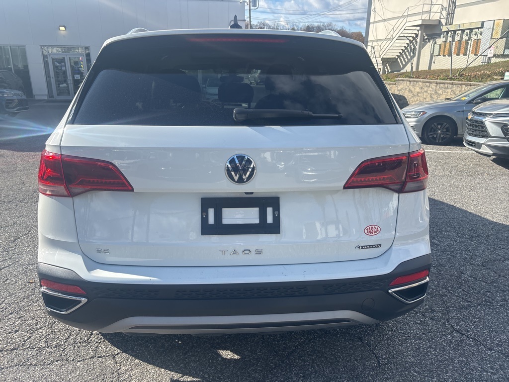 2023 Volkswagen Taos SE photo 3