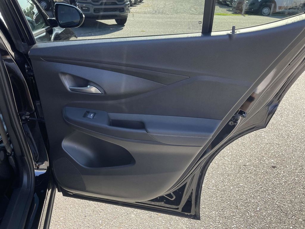 2024 Buick Envista Avenir photo 17