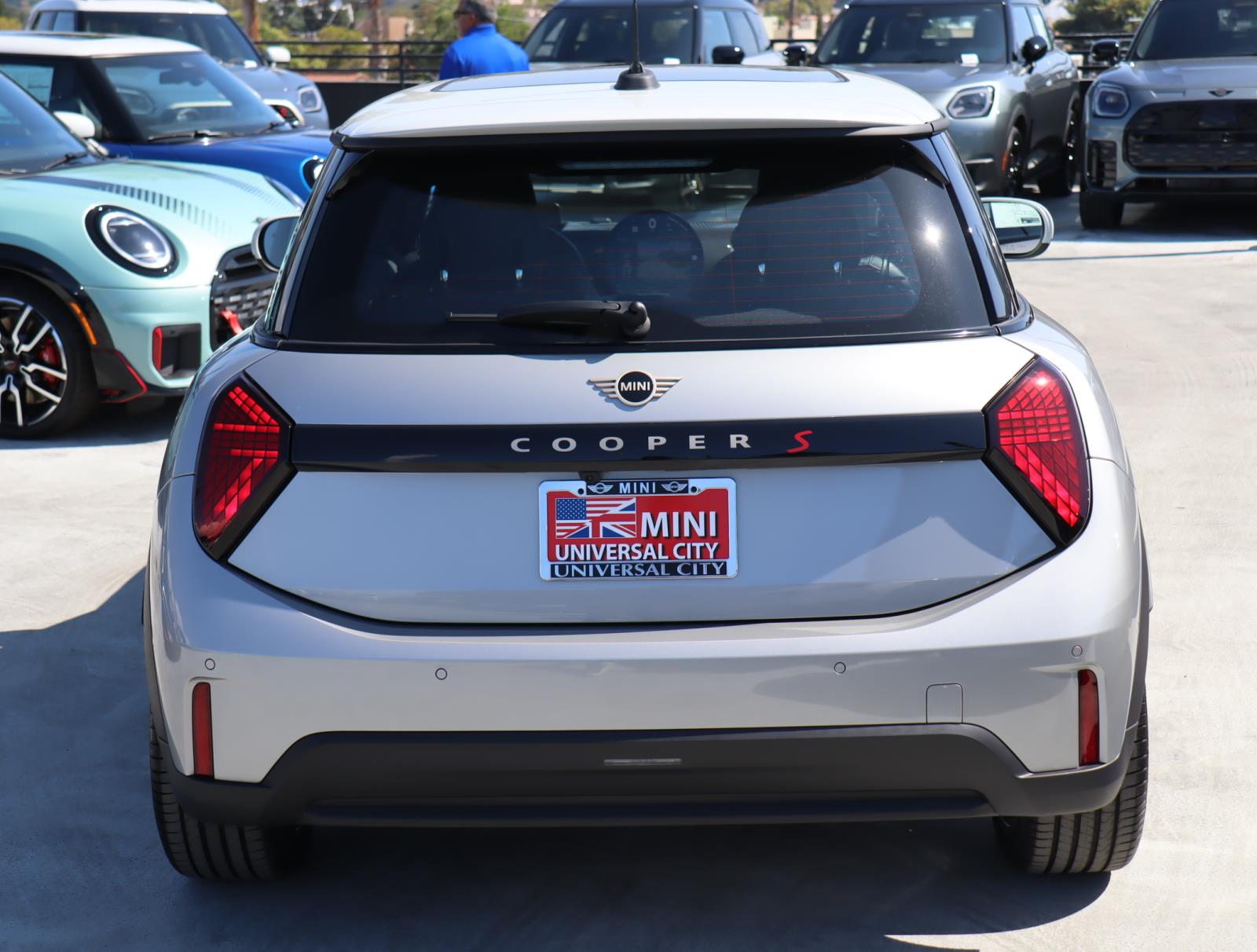 2026 Mini Cooper 2 Door Hardtop Signature photo 4