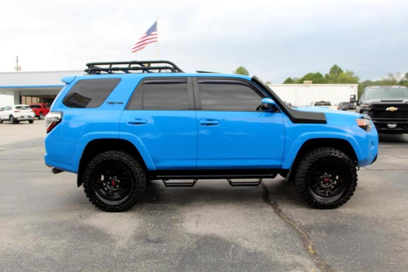 2019 Toyota 4Runner SR5 photo 4