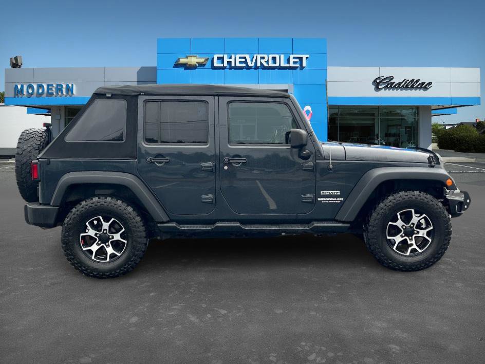 2017 Jeep Wrangler Unlimited Sport photo 4