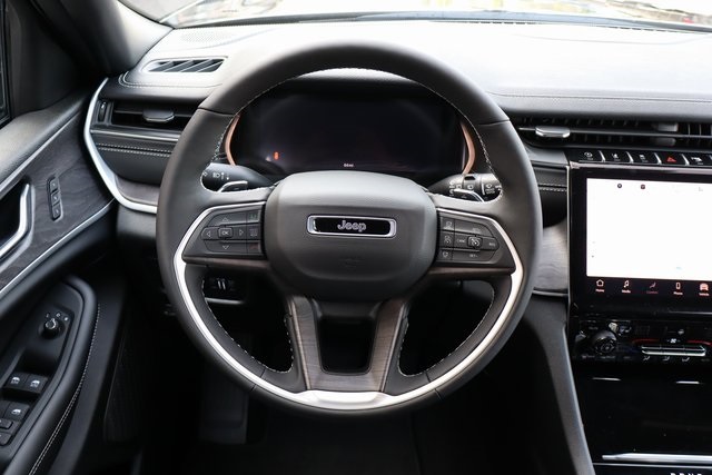 2025 Jeep Grand Cherokee Limited photo 14