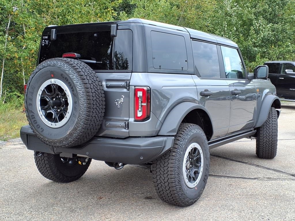 2025 Ford Bronco Badlands photo 3