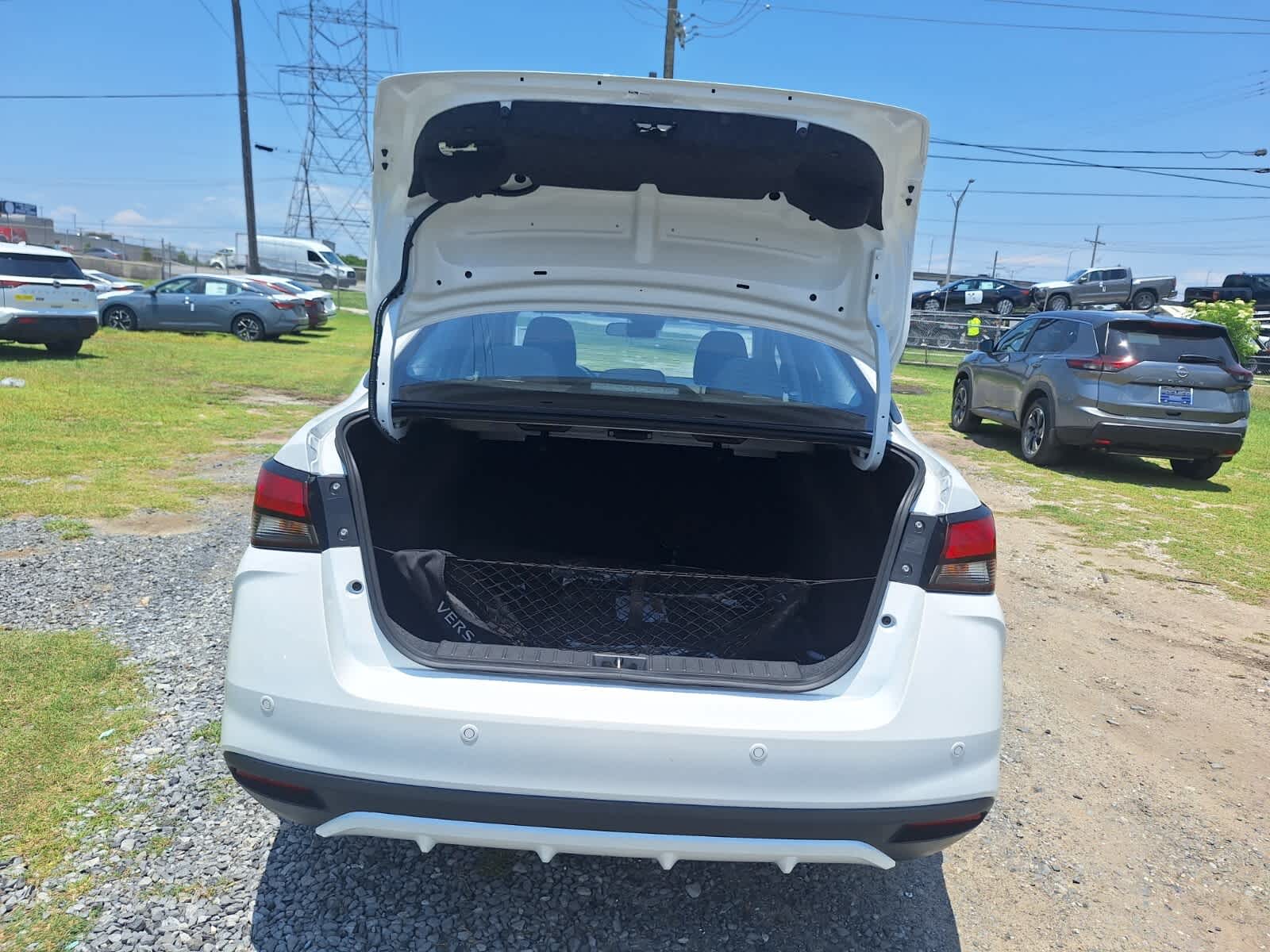 2025 Nissan Versa SV photo 25
