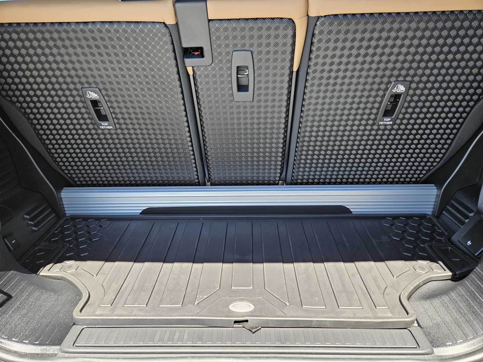 New 2025 GONDWANA STONE Land Rover X-Dynamic SE image 31