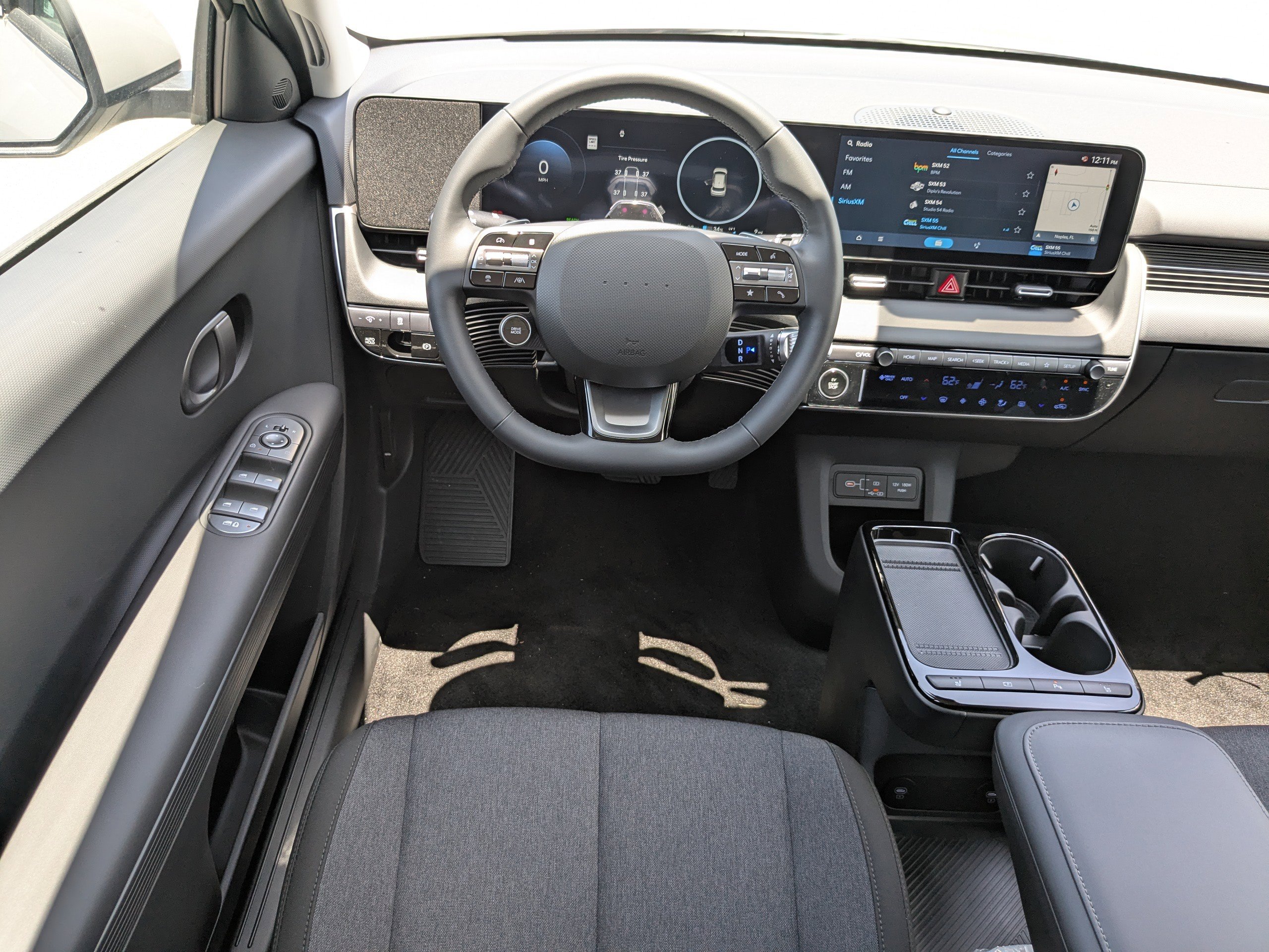 2025 Hyundai Ioniq 5 SE photo 9