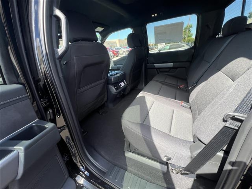 2025 Ford F-150 XLT photo 7