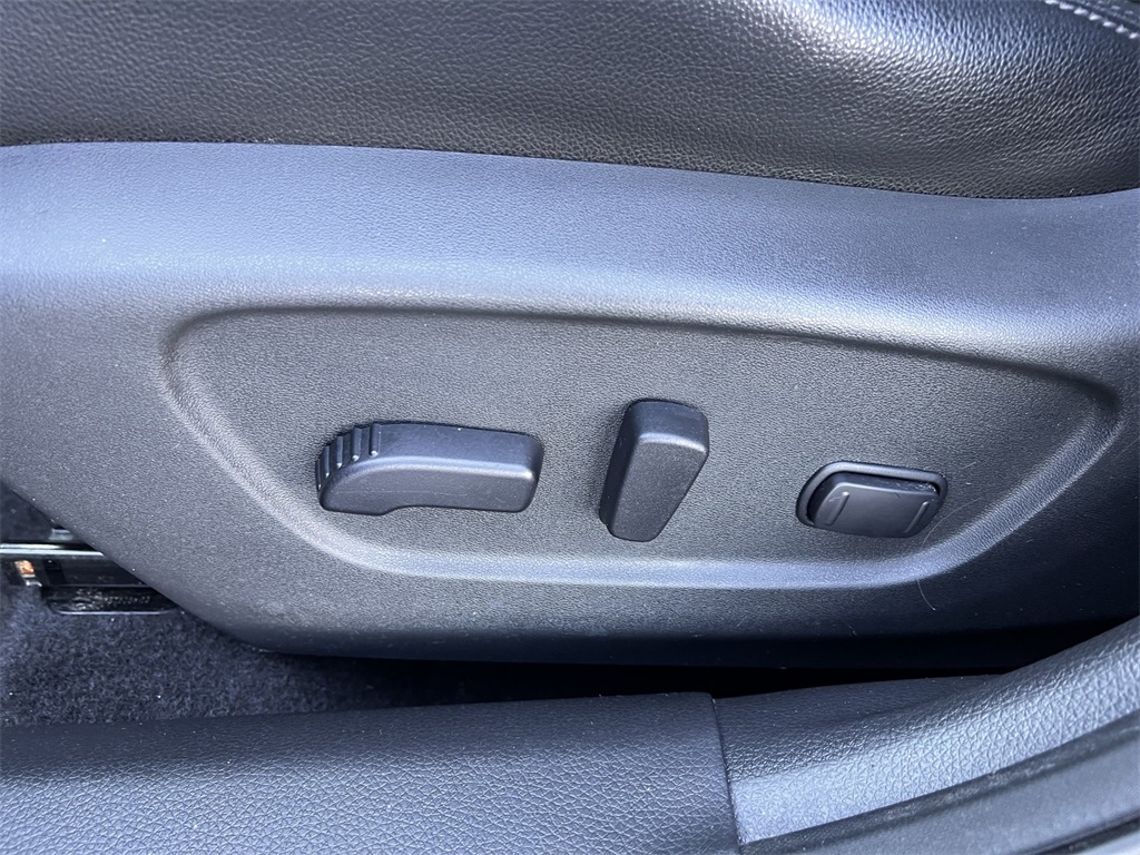 2019 Nissan Rogue SL photo 18