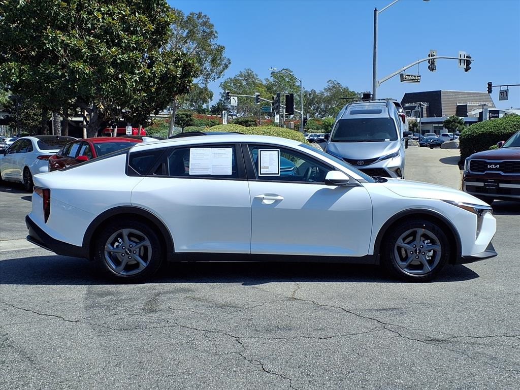 2025 Kia K4 LXS photo 6