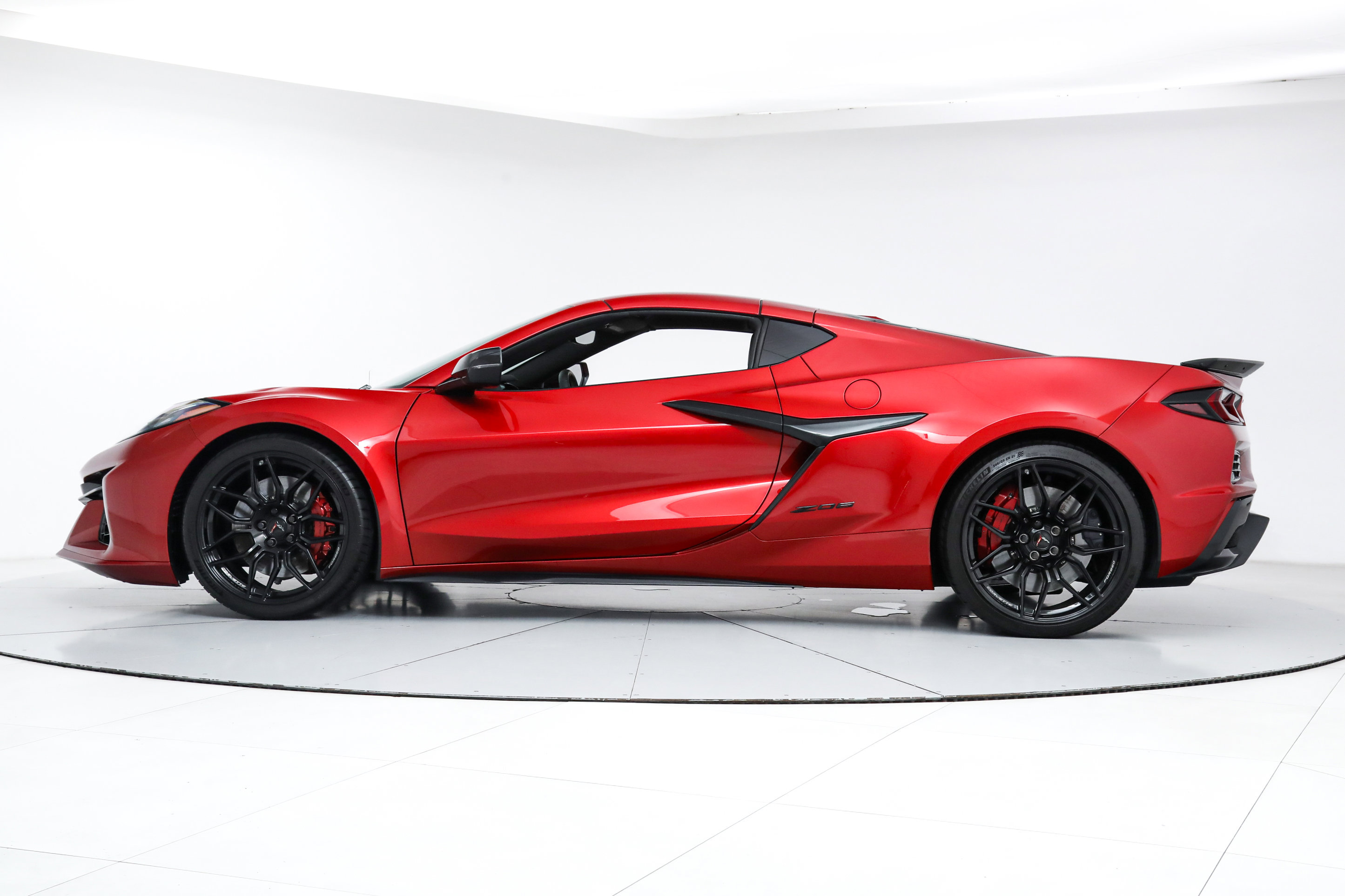 2025 Chevrolet Corvette Z06 2LZ photo 3
