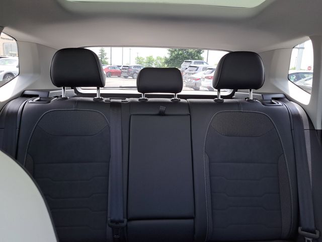 2025 Volkswagen Taos SE photo 34