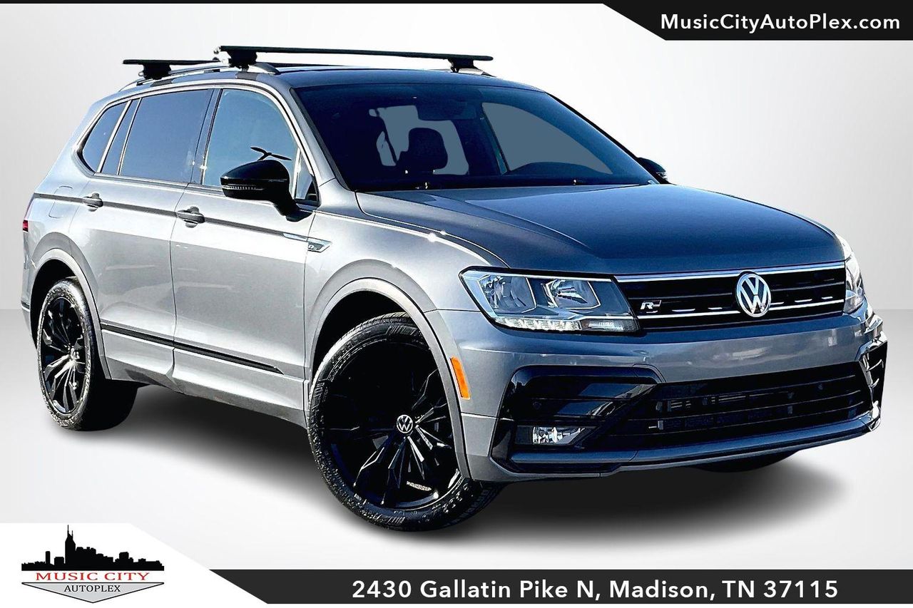 2020 Volkswagen Tiguan SE R-LINE BLACK's photo