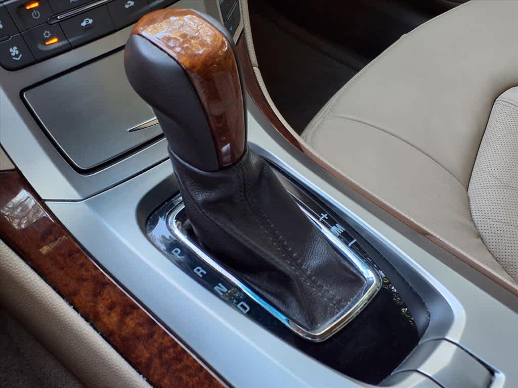 2010 Cadillac CTS Luxury photo 17