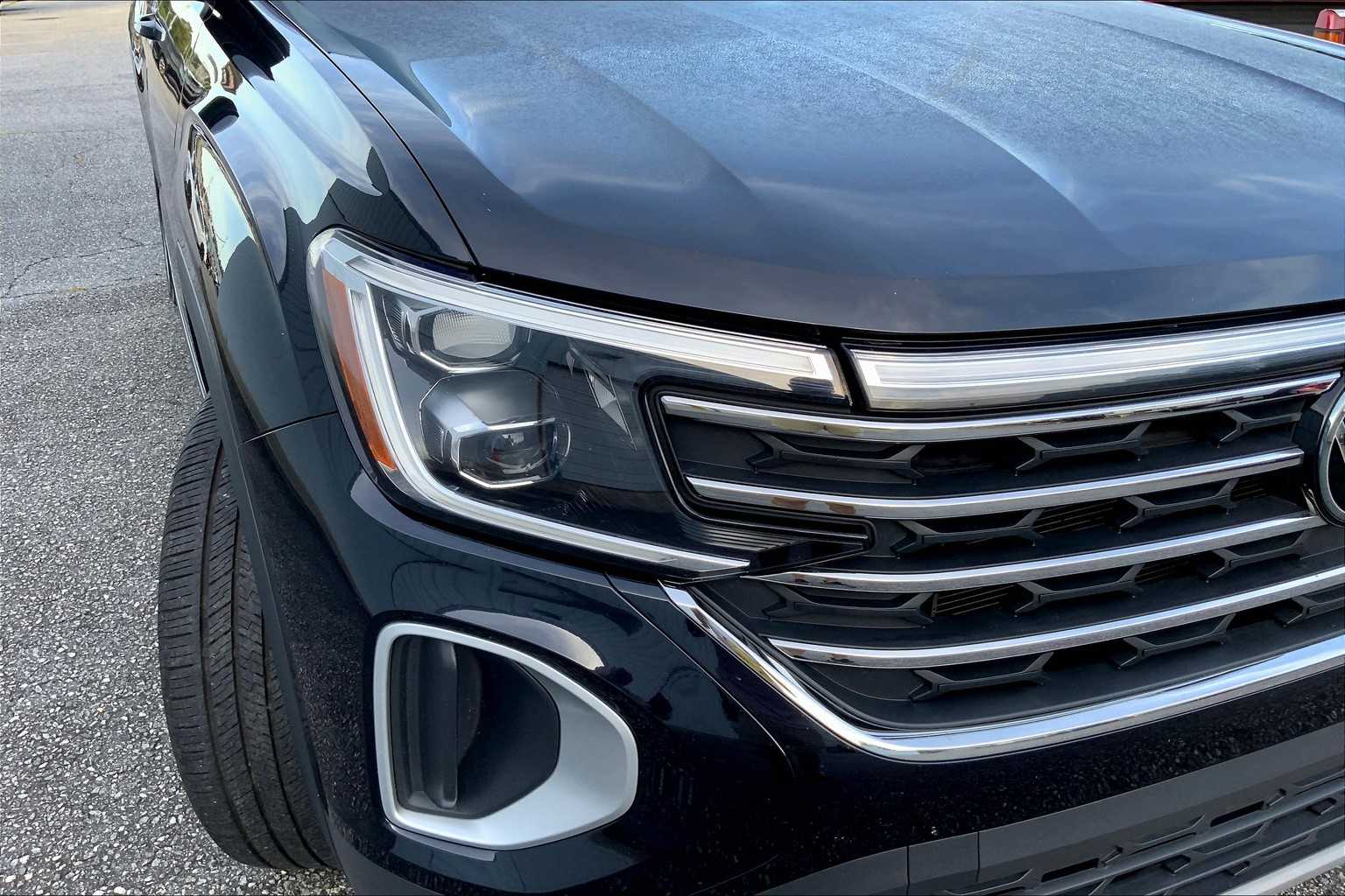 2024 Volkswagen Atlas SE Technology photo 25