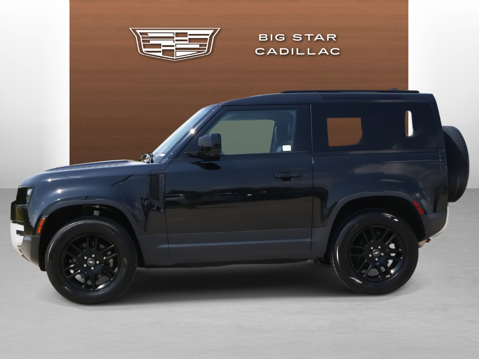 2024 Land Rover Defender S photo 2
