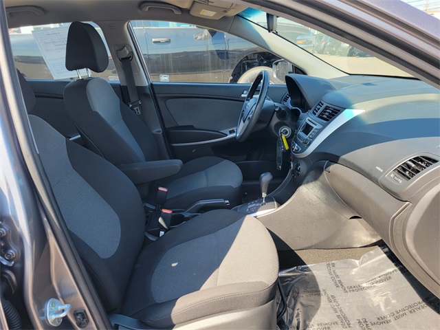 2014 Hyundai Accent GS photo 18