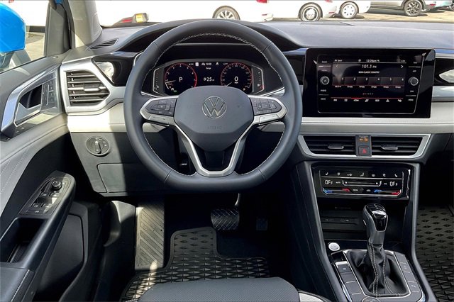 2025 Volkswagen Taos SEL photo 17