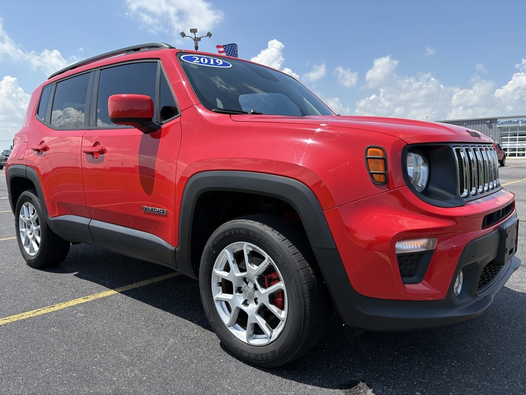 2019 Jeep Renegade Latitude photo 2