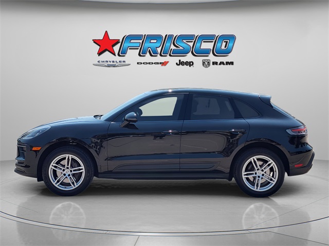 2023 Porsche Macan T photo 3