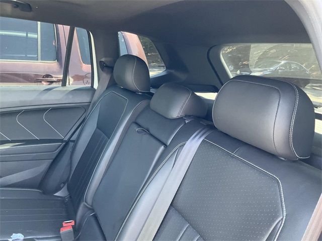 2022 Volkswagen Tiguan SE R-Line Black photo 6