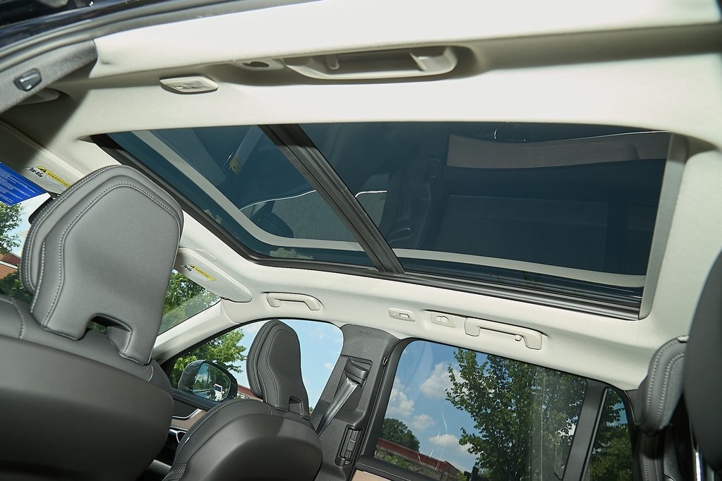 2025 VOLVO XC90 - Image 22