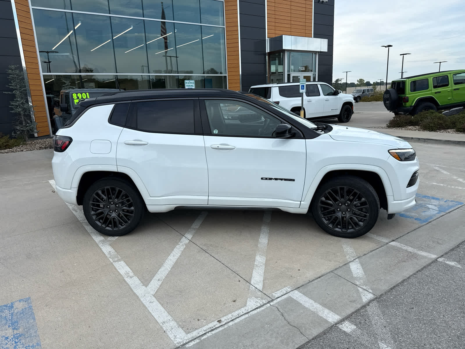 2022 Jeep Compass Limited photo 3