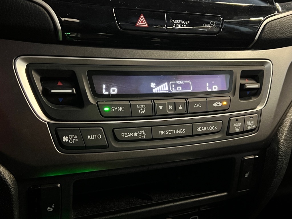 2022 Honda Pilot Black Edition photo 14