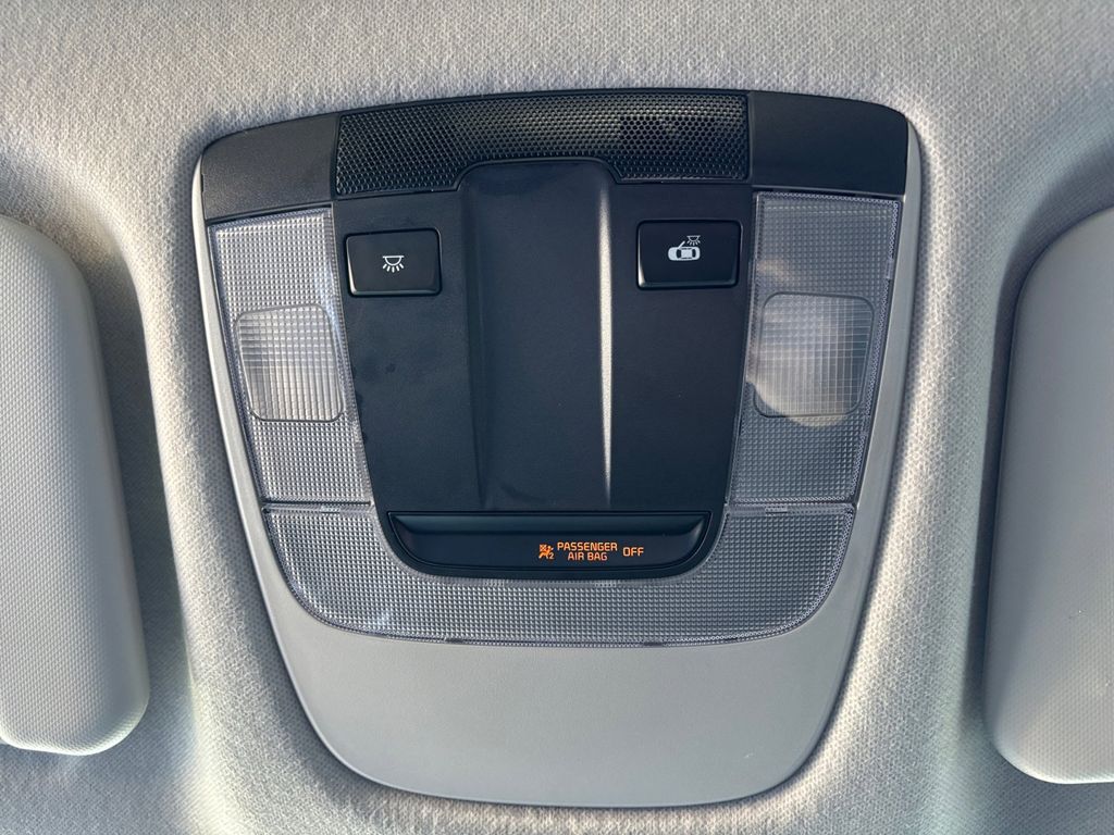 2025 Kia Seltos LX photo 18