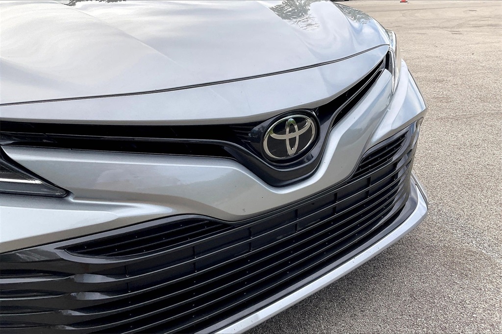 2019 Toyota Camry LE photo 29