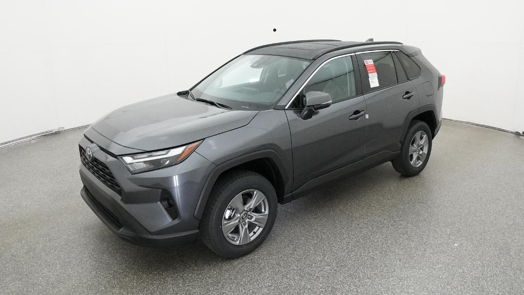 2025 Toyota RAV4 XLE's photo