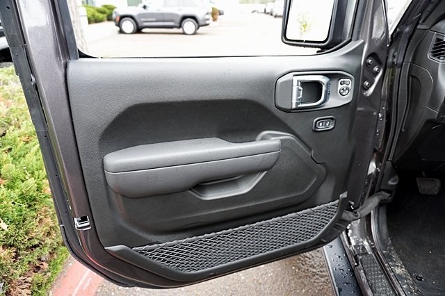 New 2025 Black Clear-Coat Exterior Paint Jeep Rubicon image 23