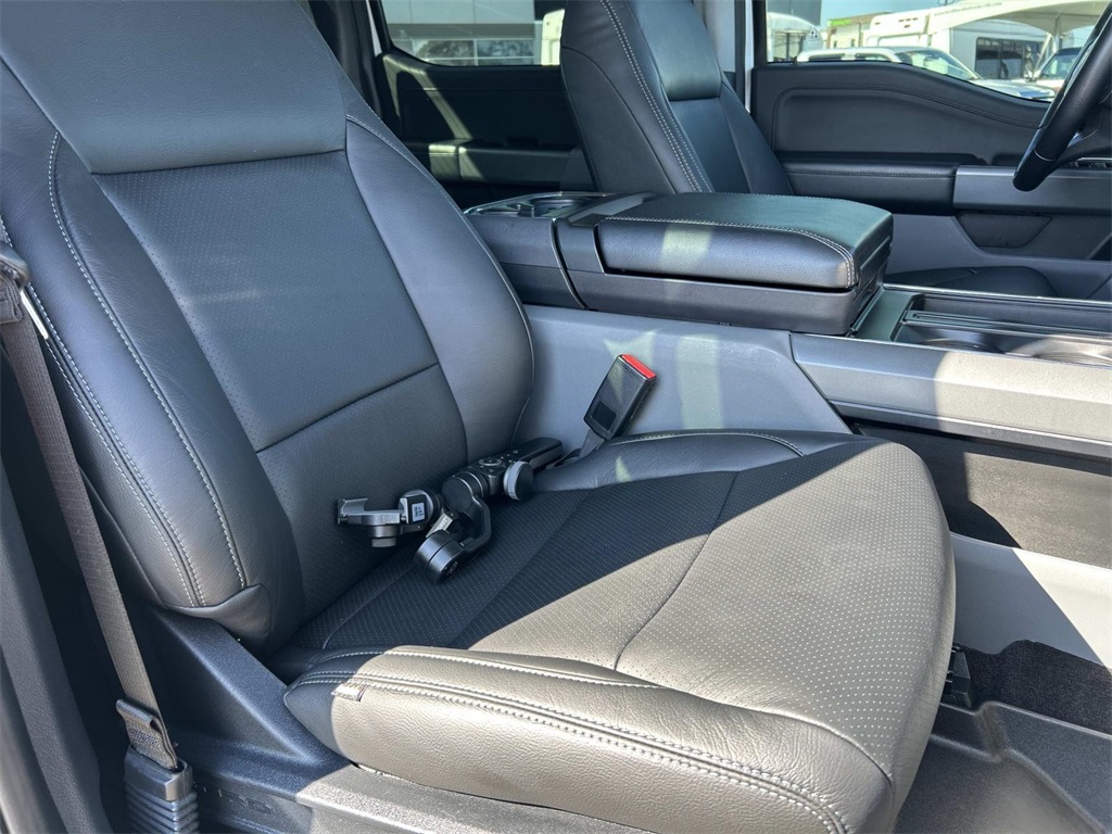 2021 Ford F-150 XLT photo 22