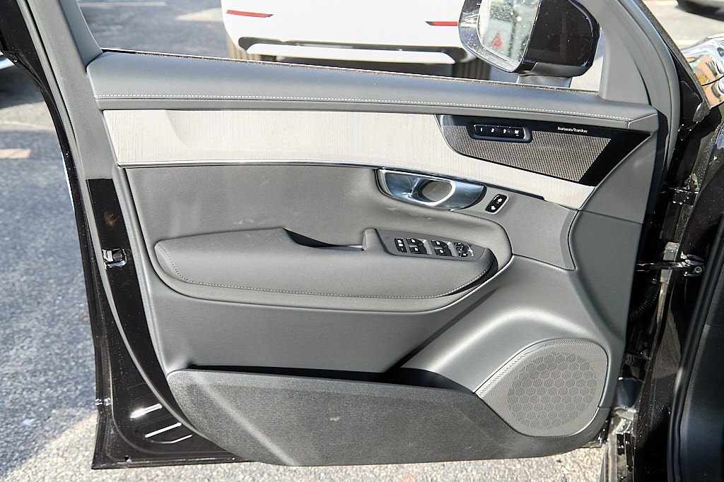 2026 VOLVO XC90 - Image 9