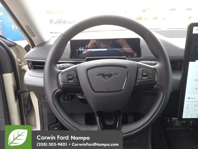 2025 Ford Mustang Mach-E Premium photo 14