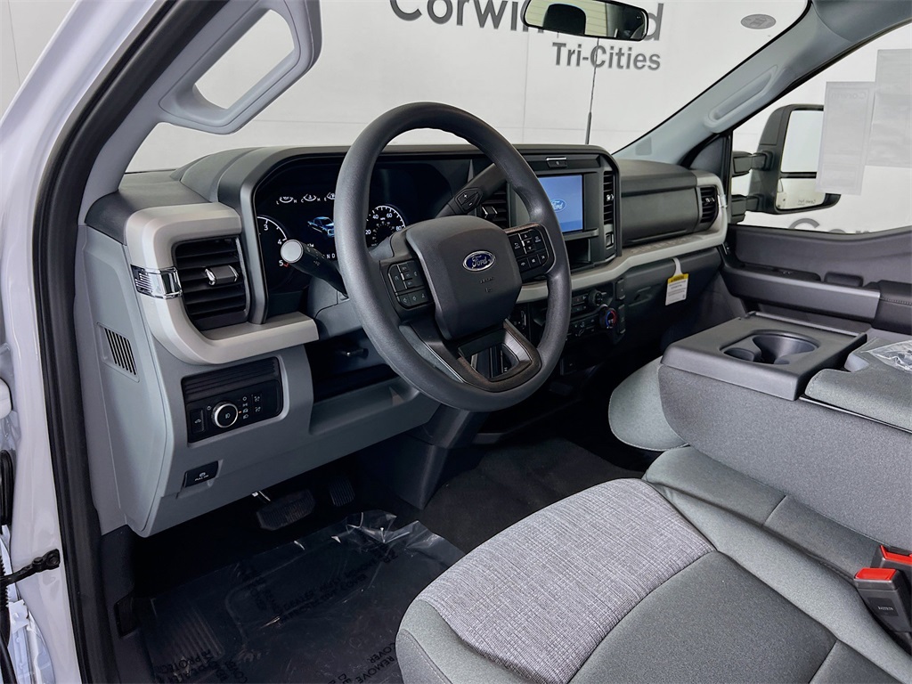 2026 Ford F-250 XLT photo 3