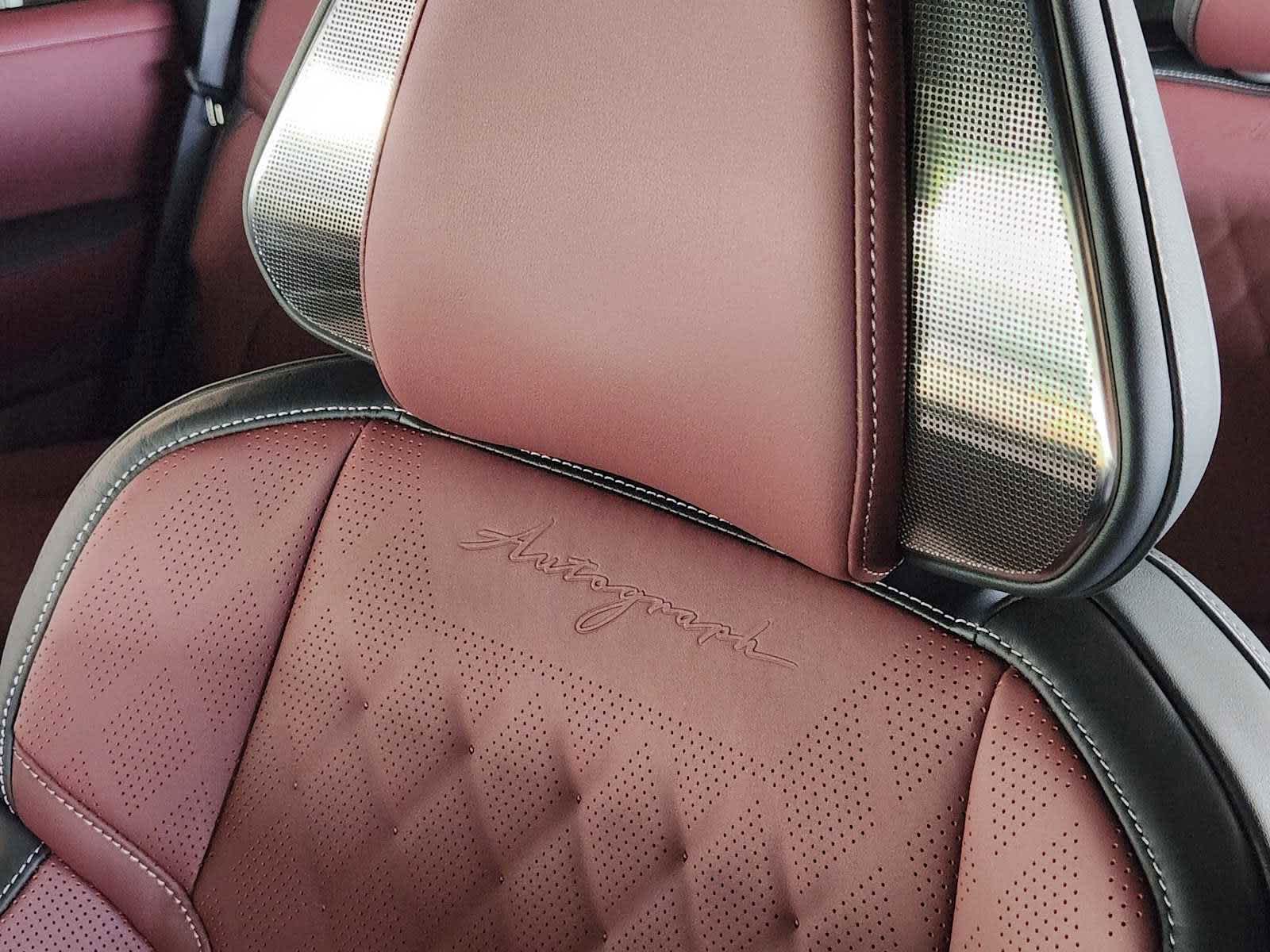 2025 Infiniti QX80 photo 10
