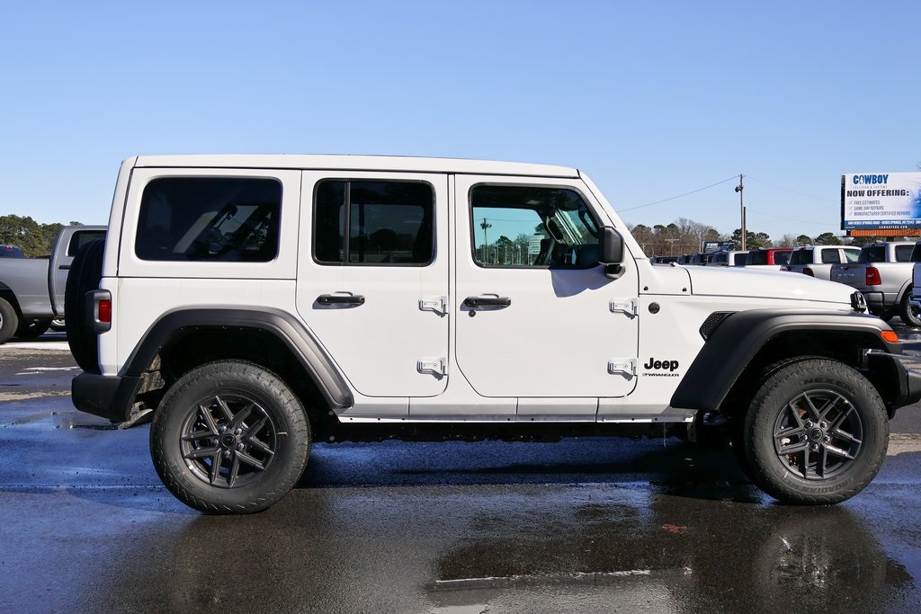 2025 Jeep Wrangler Sport S photo 4