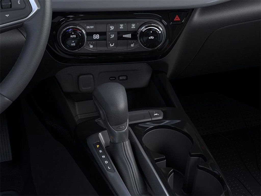 2025 Chevrolet Trax LT photo 18