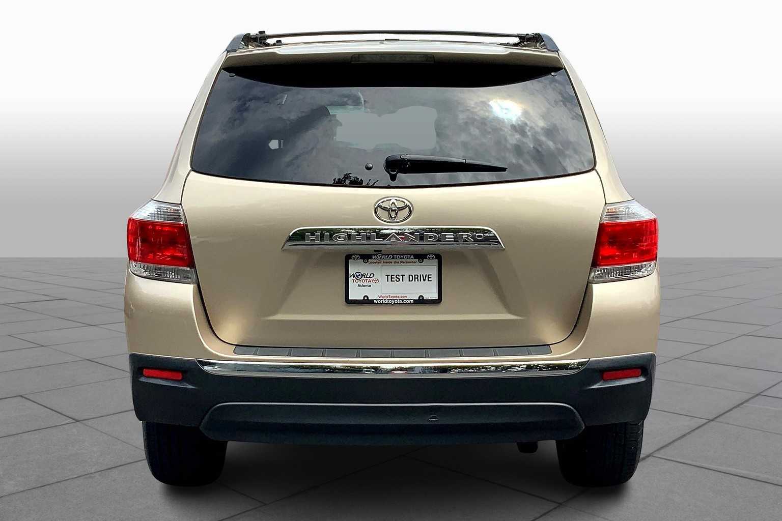 2012 Toyota Highlander SE photo 4