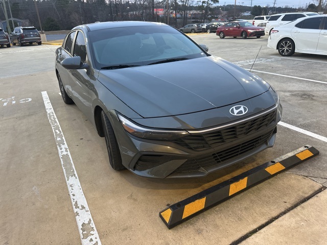 2024 Hyundai Elantra SEL's photo