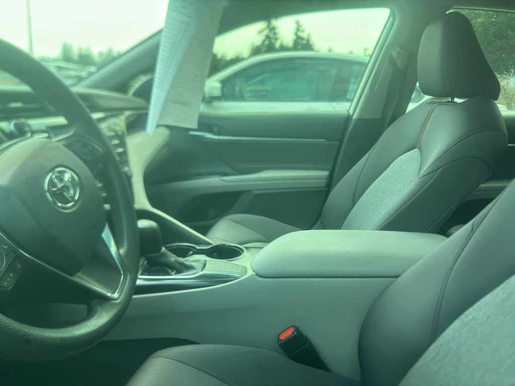 2020 Toyota Camry LE photo 4