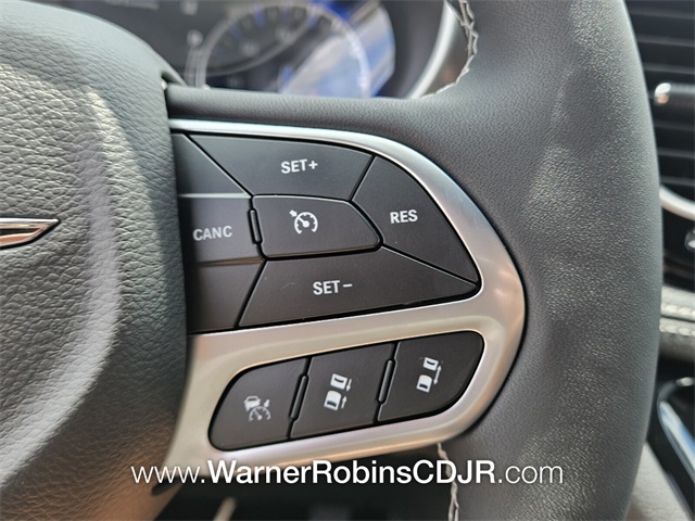 2025 Chrysler Pacifica photo 20