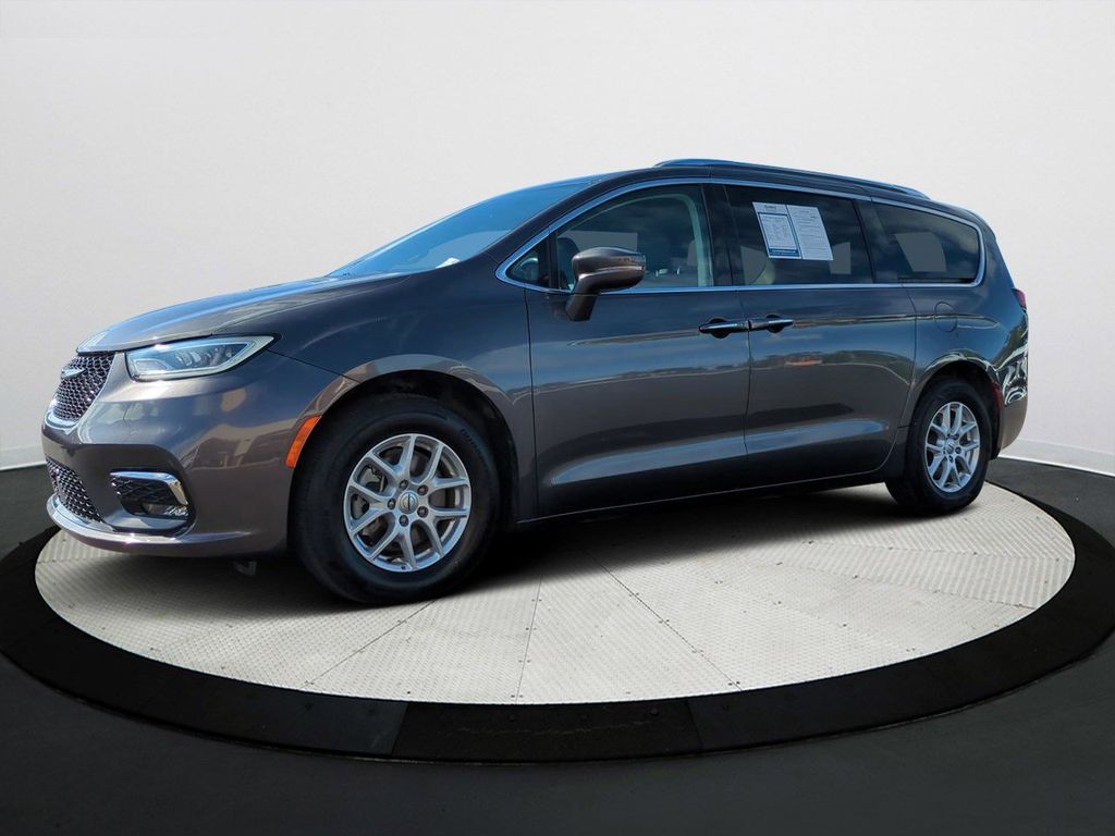 2021 Chrysler Pacifica Touring L's photo