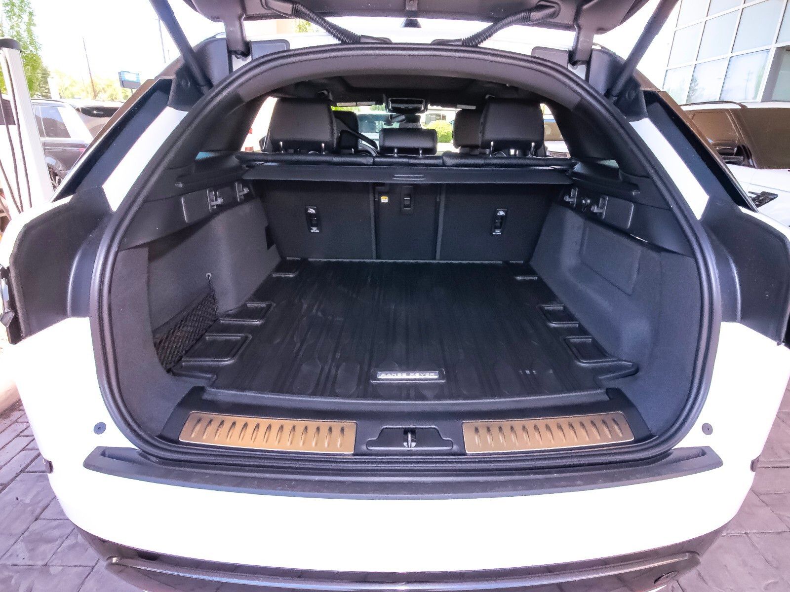 2026 Land Rover Range Rover Velar SE photo 49