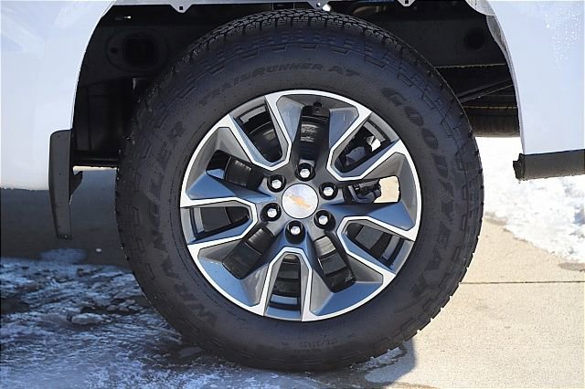 2025 Chevrolet Silverado 1500 LT photo 4