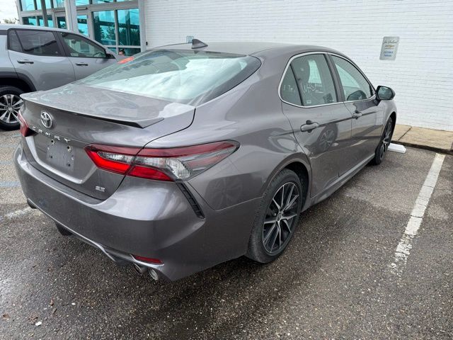 2024 Toyota Camry SE photo 2