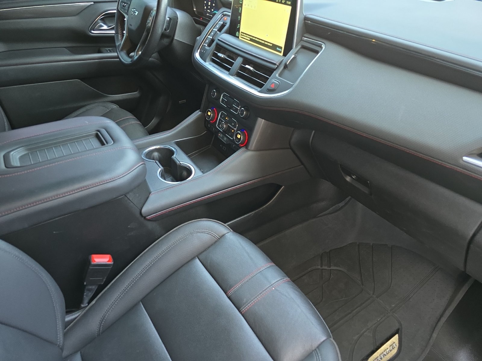2022 Chevrolet Suburban RST photo 15